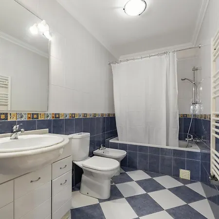 Serene Villa - Perfect Family Retreat Near Nazare فيلة *