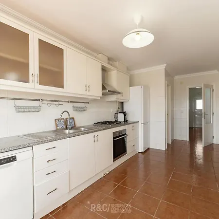 Serene - Perfect Family Retreat Near Nazare Вилла