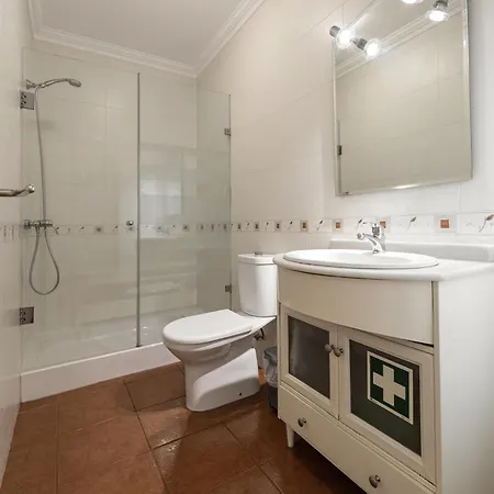 Serene Villa - Perfect Family Retreat Near Nazare فيلة