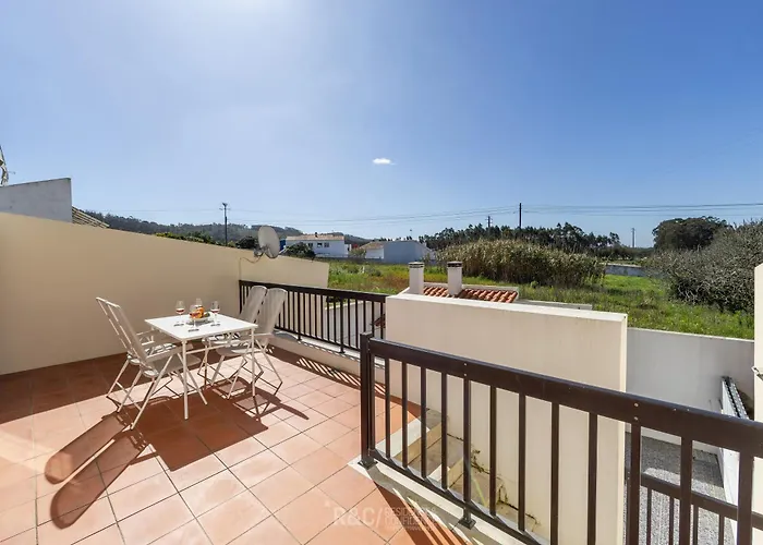 Serene Villa - Perfect family retreat near Nazaré Famalicão