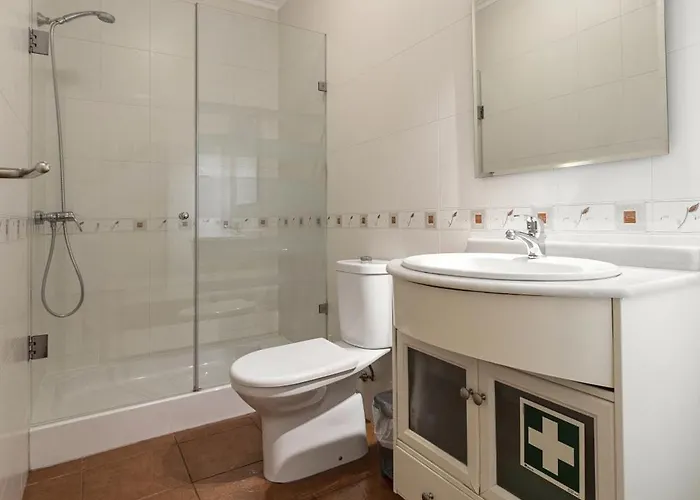 Serene Villa - Perfect Family Retreat Near Nazare ヴィラ